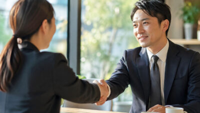 なぜ日本社会では“肩書き”より信頼が重いのか──人間関係の信用構造