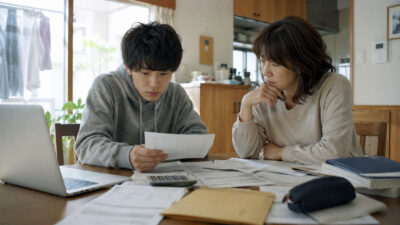 学費ローンは第二の奨学金問題か──若年世代に残る教育負債の現実