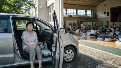 熊本地震の車中泊死が問う日本の避難所──雑魚寝とプライバシー不足はなぜ変わらないのか